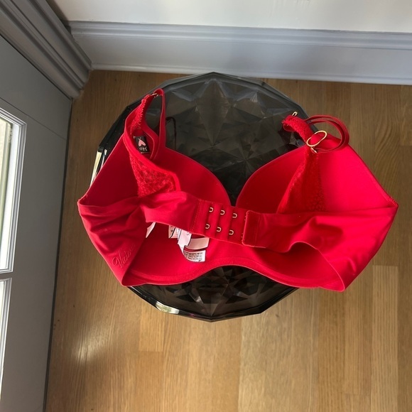 Victoria Secret Push-up Bra - Picture 5 of 12